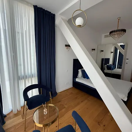 Walter Loft Luxury Residence- Self Check-in & Underground Parking