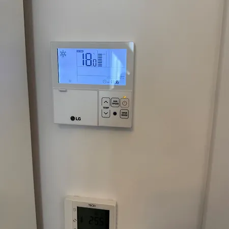 Walter Loft Luxury Residence- Self Check-in & Underground Parking 아파트