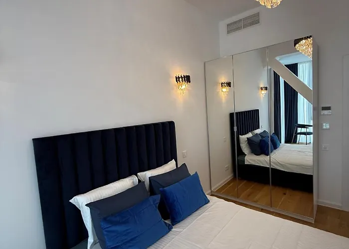 Daire Walter Loft Luxury Residence- Self Check-in & Underground Parking *